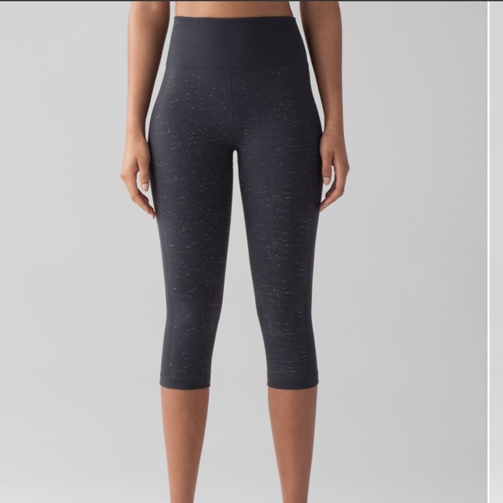 Lululemon Free to Flow Cropped Legging Size 6